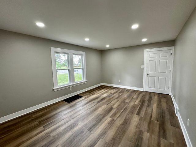 15955 STATE Street, South Holland, IL 60473