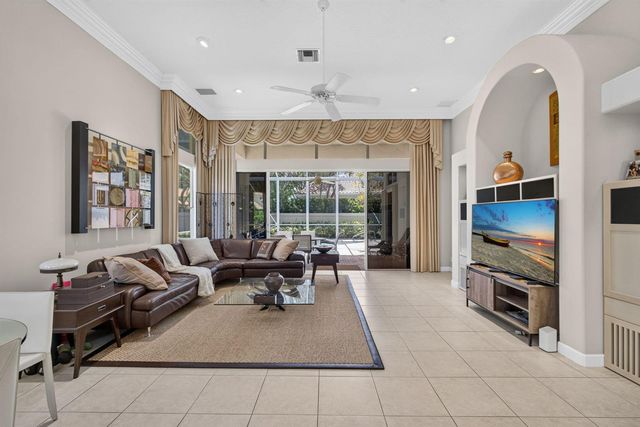 1048 DIAMOND HEAD Way, Palm Beach Gardens, FL 33418