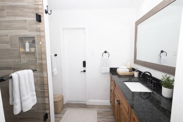 4480 NW 61st St, North Lauderdale, FL 33319