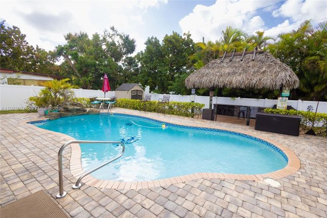 4480 NW 61st St, North Lauderdale, FL 33319