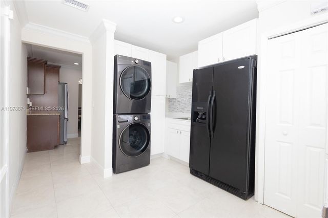 4480 NW 61st St, North Lauderdale, FL 33319