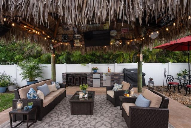 4480 NW 61st St, North Lauderdale, FL 33319