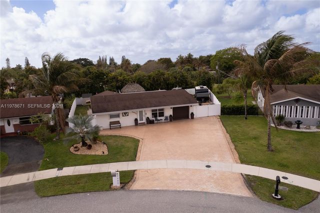 4480 NW 61st St, North Lauderdale, FL 33319