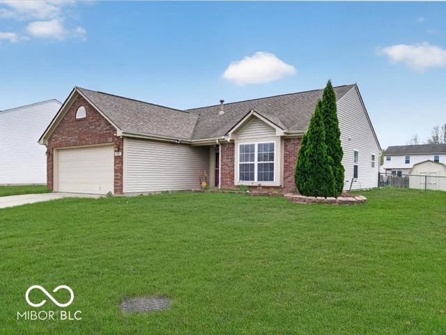 8625 Baypointe Drive, Avon, IN 46123