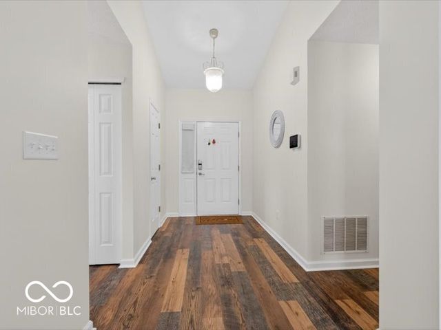 8625 Baypointe Drive, Avon, IN 46123