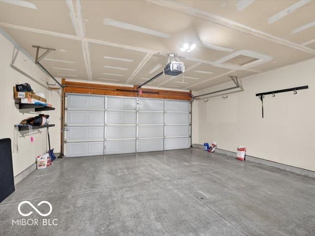 8625 Baypointe Drive, Avon, IN 46123