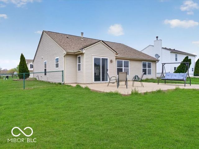 8625 Baypointe Drive, Avon, IN 46123