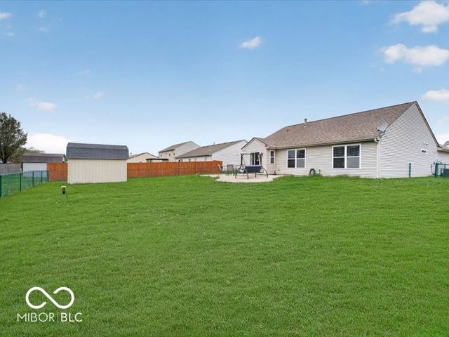 8625 Baypointe Drive, Avon, IN 46123