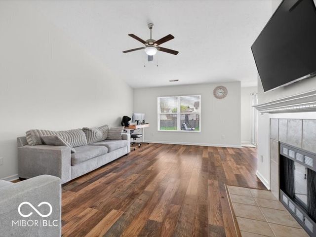 8625 Baypointe Drive, Avon, IN 46123