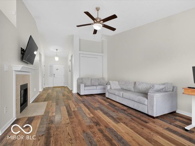 8625 Baypointe Drive, Avon, IN 46123