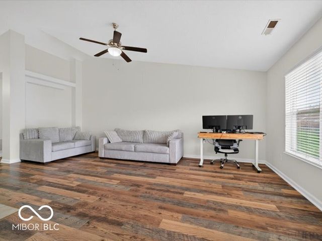 8625 Baypointe Drive, Avon, IN 46123