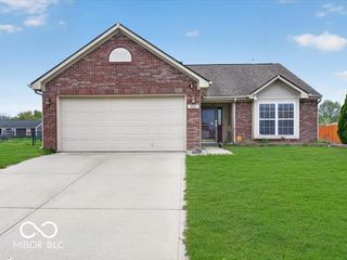 8625 Baypointe Drive, Avon, IN 46123