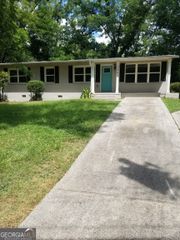 2483 Hillside Drive, Macon, GA 31206