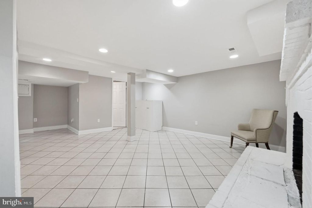 Image 25 of property listing at 715 OPUS AVE, Capitol Heights, MD 20743