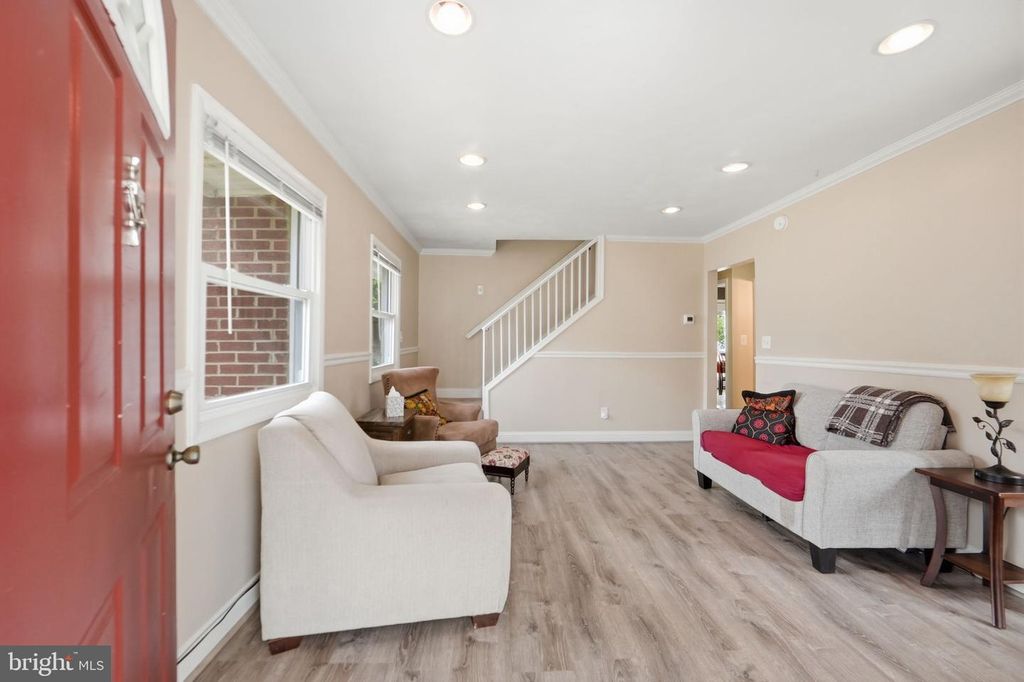 Image 4 of property listing at 715 OPUS AVE, Capitol Heights, MD 20743