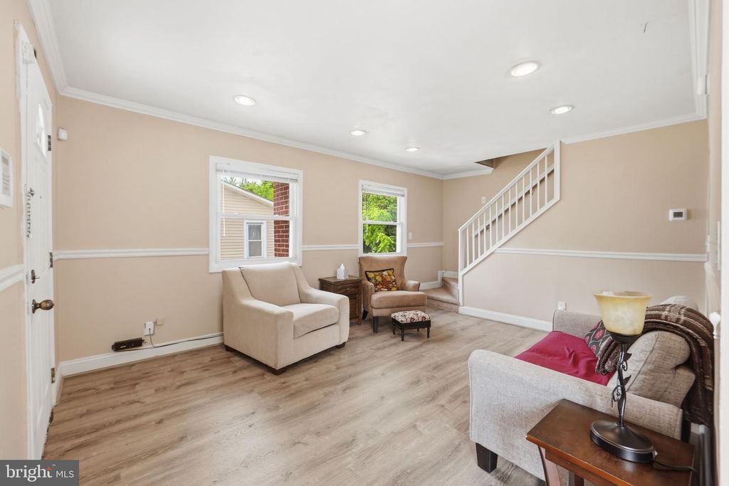 Image 5 of property listing at 715 OPUS AVE, Capitol Heights, MD 20743