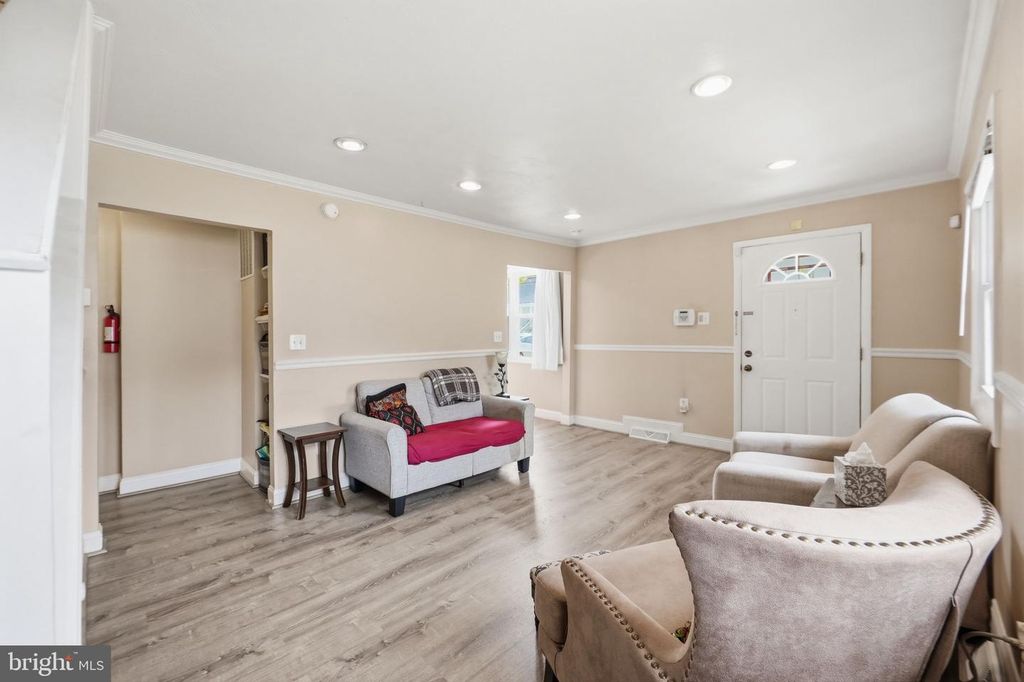 Image 6 of property listing at 715 OPUS AVE, Capitol Heights, MD 20743