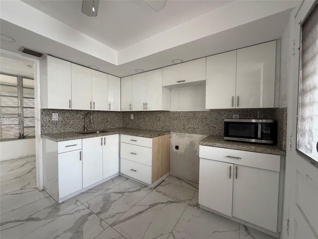 2980 Point East Drive D102, Aventura, FL 33160