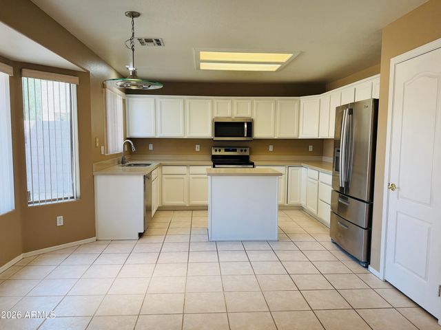 6652 W ROSE GARDEN Lane, Glendale, AZ 85308