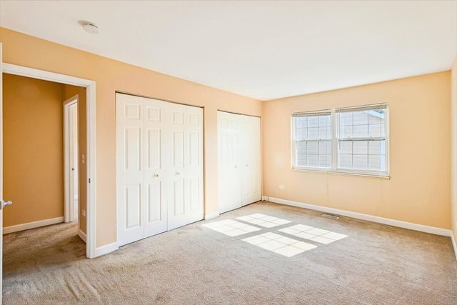 445 N CAMBRIDGE Drive, Palatine, IL 60067