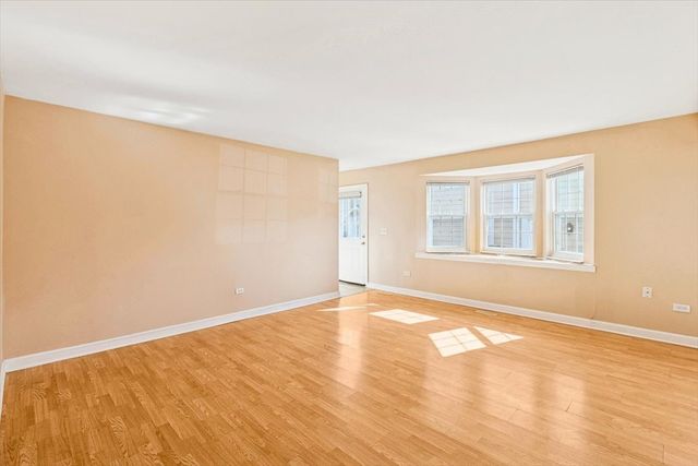 445 N CAMBRIDGE Drive, Palatine, IL 60067