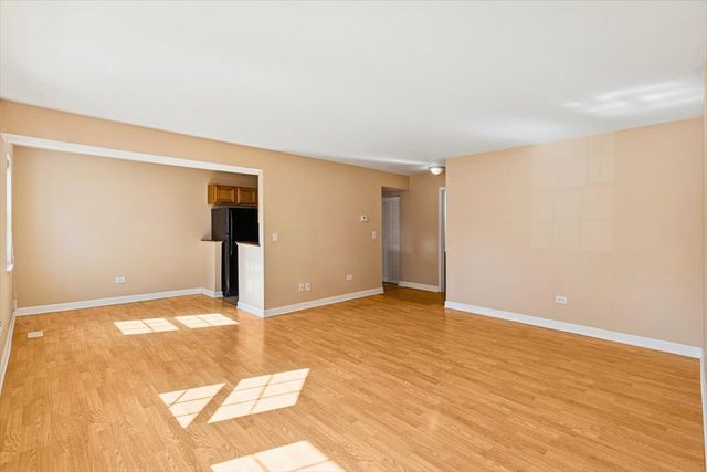 445 N CAMBRIDGE Drive, Palatine, IL 60067