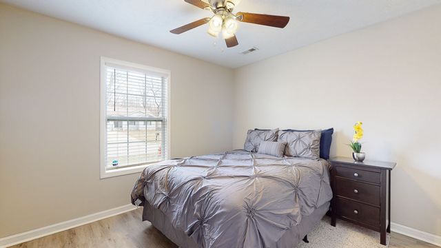 215 Grant Ave, Oak Grove, KY 42262