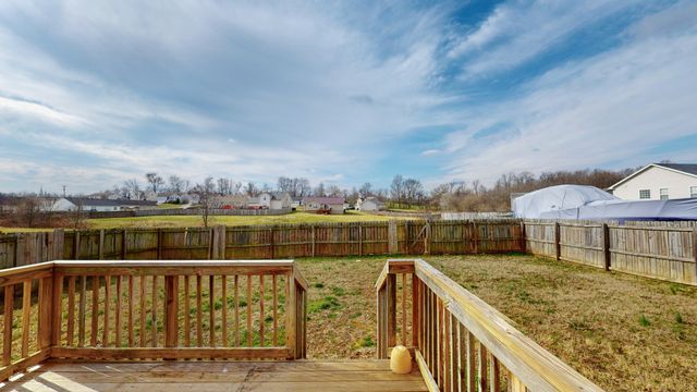 215 Grant Ave, Oak Grove, KY 42262