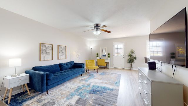 215 Grant Ave, Oak Grove, KY 42262