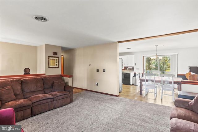 930 WESTMINSTER AVE, Hanover, PA 17331