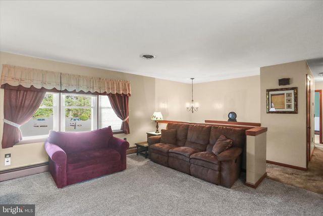 930 WESTMINSTER AVE, Hanover, PA 17331