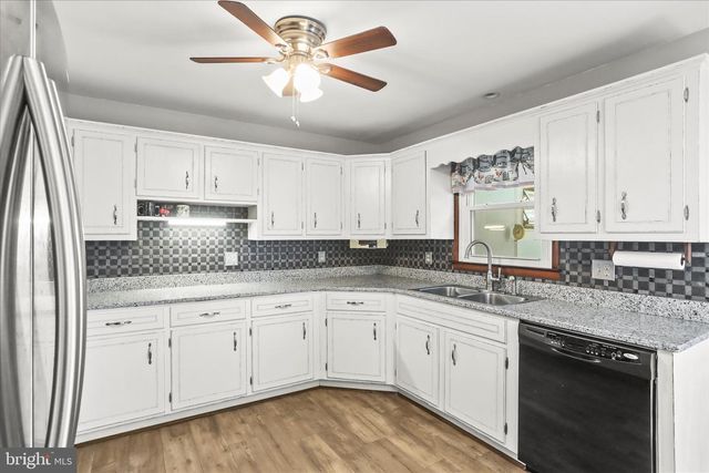 930 WESTMINSTER AVE, Hanover, PA 17331