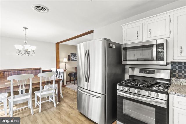 930 WESTMINSTER AVE, Hanover, PA 17331