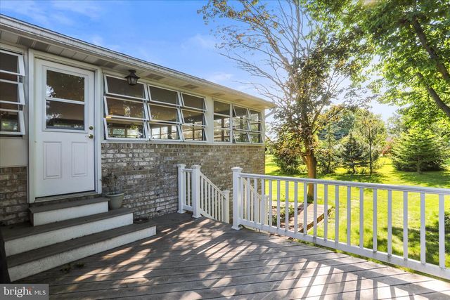 930 WESTMINSTER AVE, Hanover, PA 17331