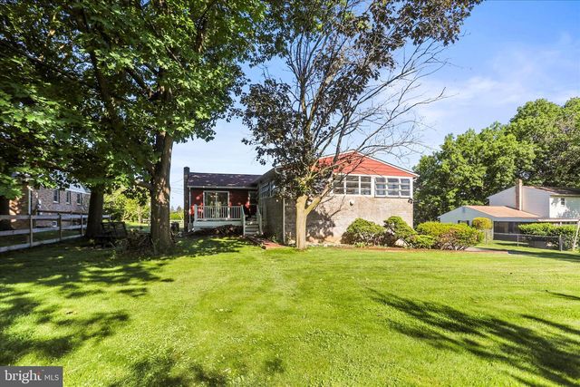 930 WESTMINSTER AVE, Hanover, PA 17331