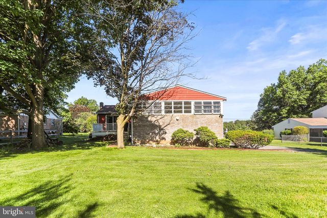 930 WESTMINSTER AVE, Hanover, PA 17331