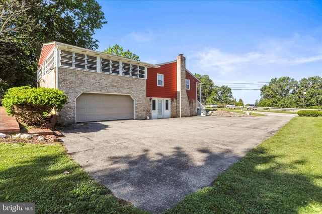 930 WESTMINSTER AVE, Hanover, PA 17331