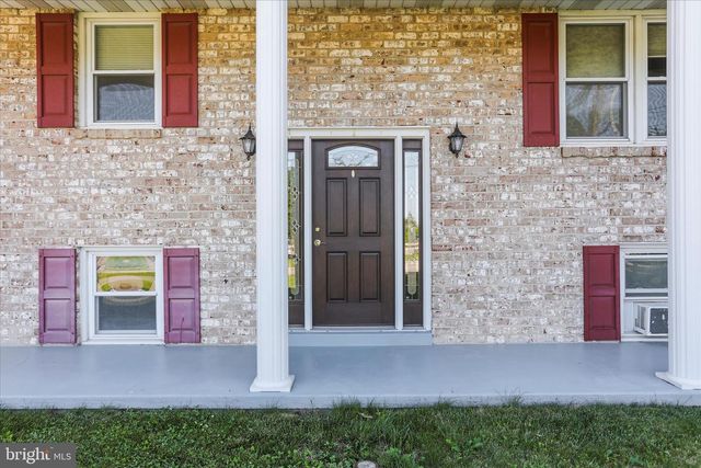 930 WESTMINSTER AVE, Hanover, PA 17331
