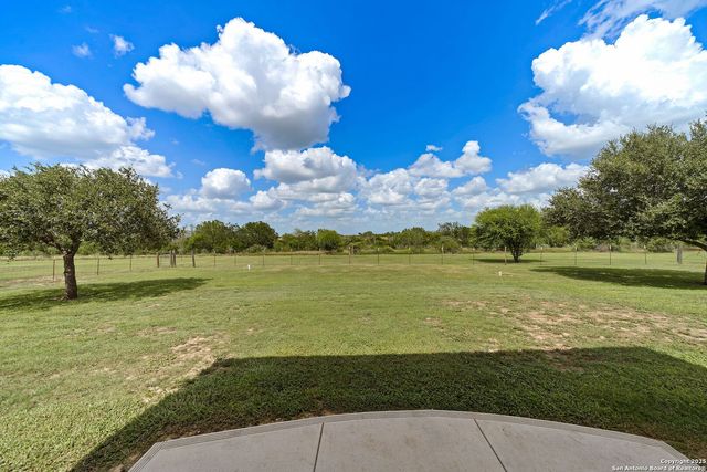 788 County Road 140, Floresville, TX 78114