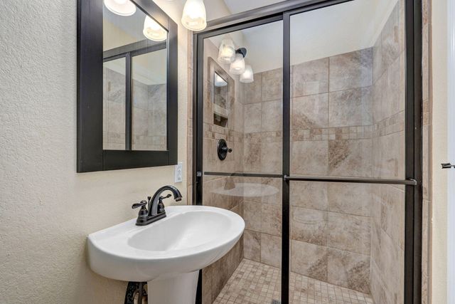 737 S Pickwick Avenue A & B, Springfield, MO 65802