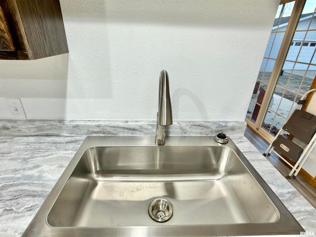 274 OAKTREE Avenue, Salem, IL 62881