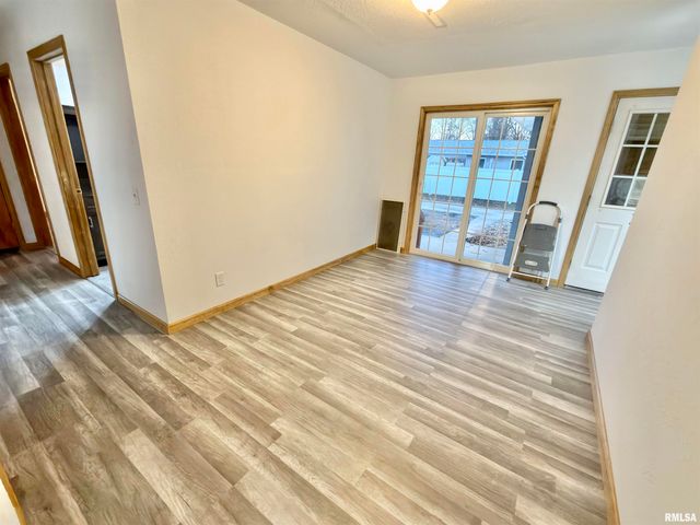 274 OAKTREE Avenue, Salem, IL 62881