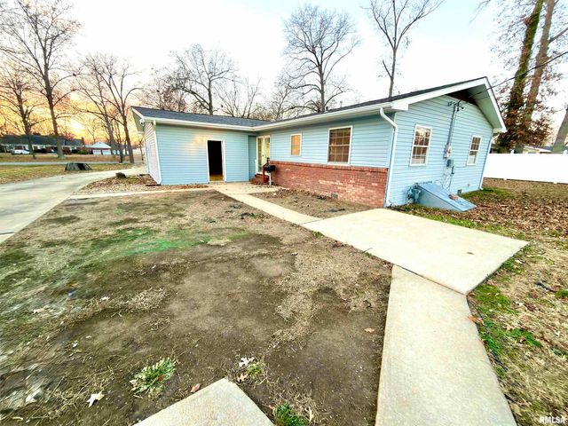 274 OAKTREE Avenue, Salem, IL 62881