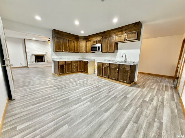 274 OAKTREE Avenue, Salem, IL 62881