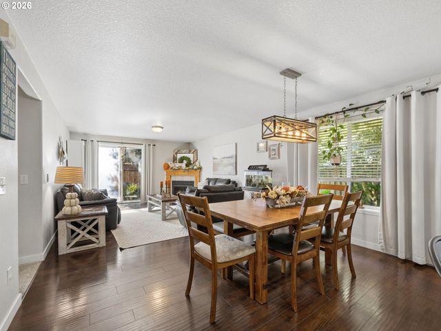 2174 BAINES Blvd, Hubbard, OR 97032