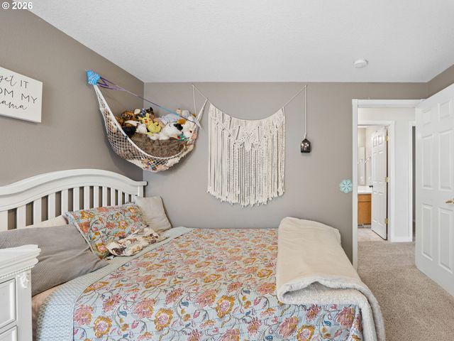 2174 BAINES Blvd, Hubbard, OR 97032