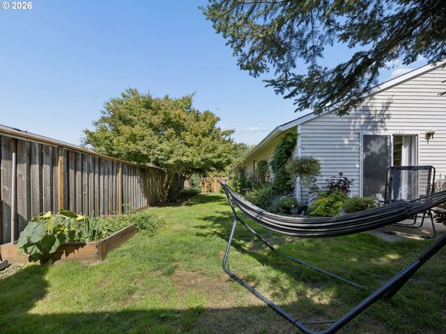 2174 BAINES Blvd, Hubbard, OR 97032
