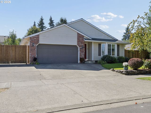 2174 BAINES Blvd, Hubbard, OR 97032