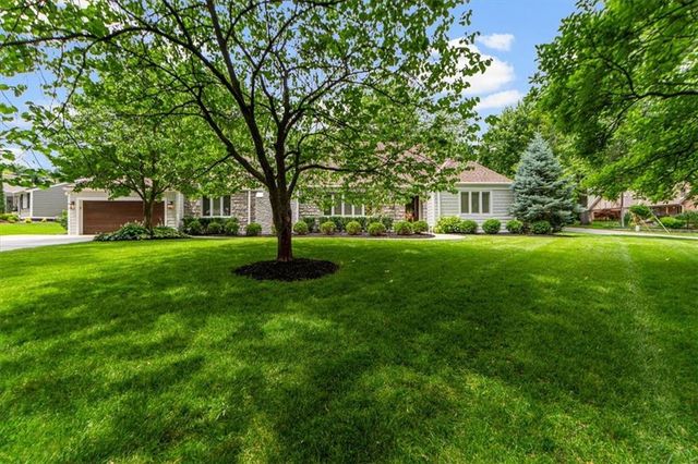 5726 Howe Drive, Fairway, KS 66205