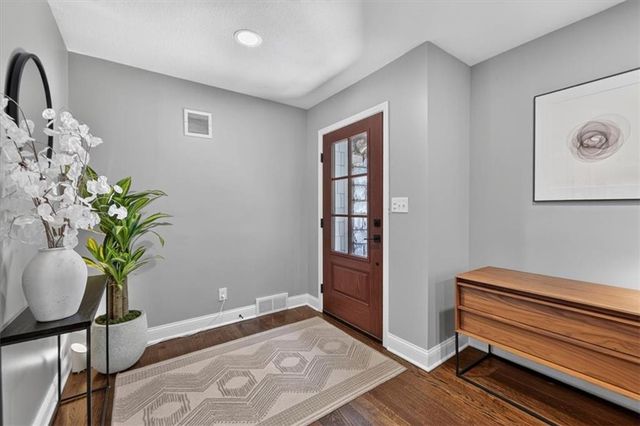 5726 Howe Drive, Fairway, KS 66205